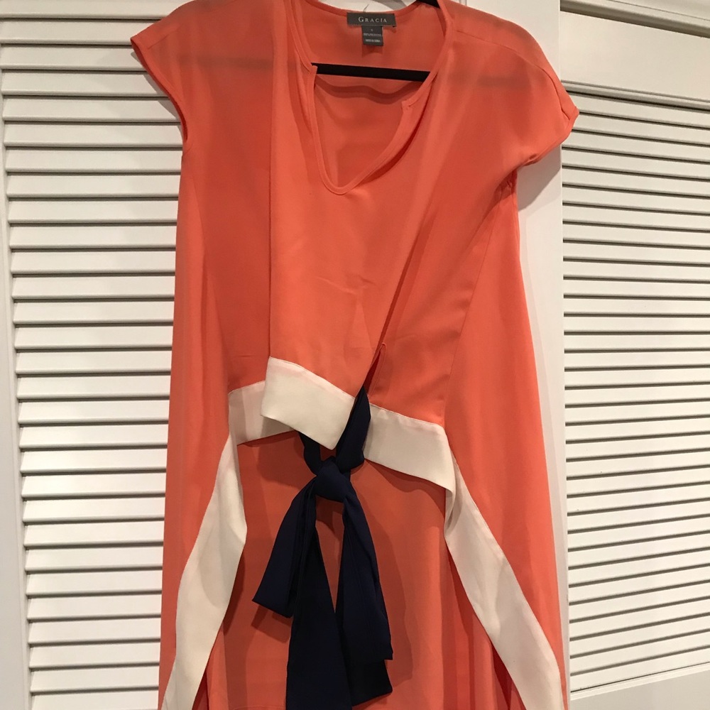 V-Neck High low designer top w/ belt waist